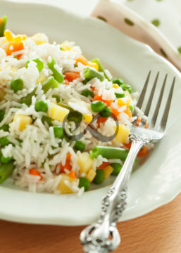 Sebzeli Pirinç Salatası